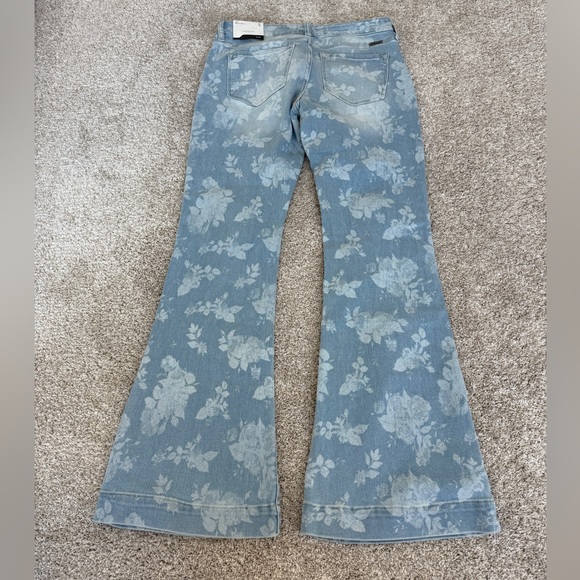 NWT - KanCan Faded Floral Flare Jeans - 9/28 - Picture 4 of 9